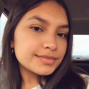 Meet your Posher, Marcela